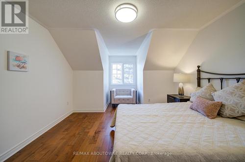 2193 Meadowland Drive, Oakville, ON - Indoor Photo Showing Bedroom