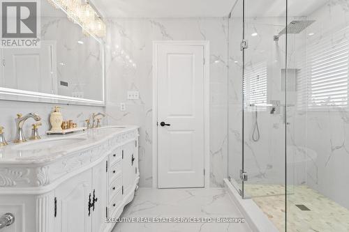 7090 Terragar Boulevard, Mississauga, ON - Indoor Photo Showing Bathroom