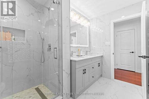 7090 Terragar Boulevard, Mississauga, ON - Indoor Photo Showing Bathroom