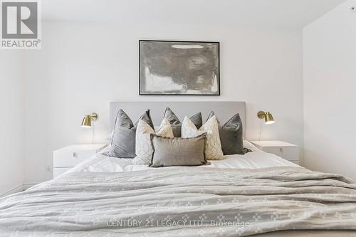 2 - 80 Eastwood Park Gardens, Toronto, ON - Indoor Photo Showing Bedroom