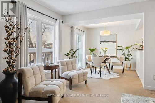 32 Capri Street, Thorold, ON - Indoor Photo Showing Living Room