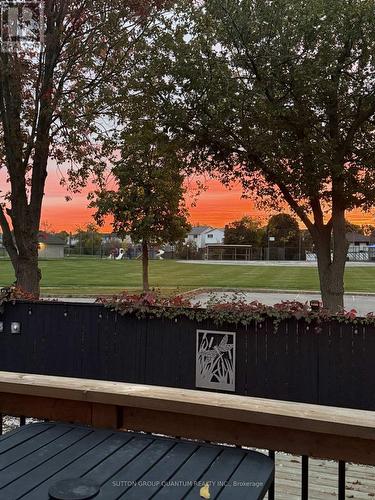 32 Capri Street, Thorold, ON - Outdoor