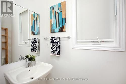 21 Sorbara Way, Whitby, ON - Indoor Photo Showing Bathroom