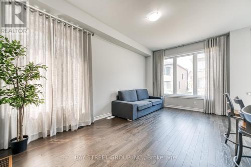 32 Jessica Antonella Street, Markham, ON - Indoor Photo Showing Living Room
