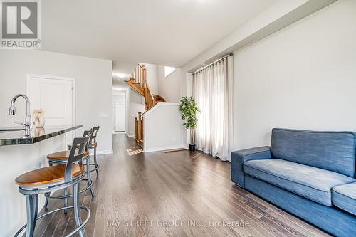 32 Jessica Antonella Street, Markham, ON - Indoor Photo Showing Living Room