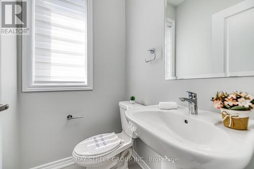 32 Jessica Antonella Street, Markham, ON - Indoor Photo Showing Bathroom