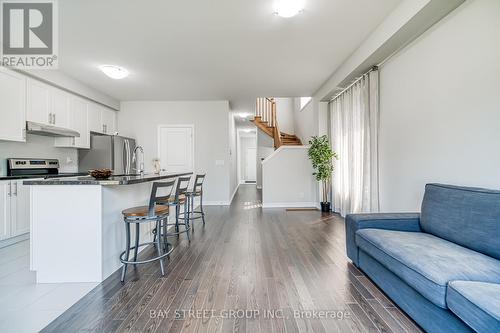 32 Jessica Antonella Street, Markham, ON - Indoor Photo Showing Kitchen