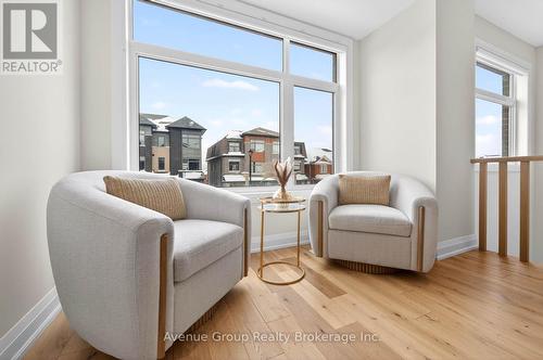 919 Isaac Phillips Way, Newmarket, ON - Indoor Photo Showing Living Room