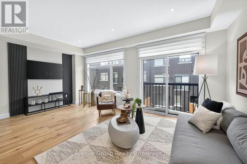 919 Isaac Phillips Way, Newmarket, ON - Indoor Photo Showing Living Room