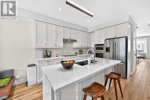 919 Isaac Phillips Way, Newmarket, ON - Indoor Photo Showing Kitchen With Double Sink With Upgraded Kitchen