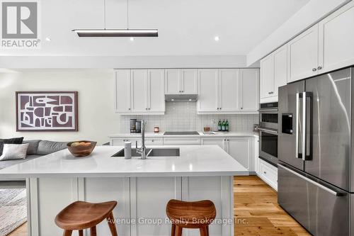 919 Isaac Phillips Way, Newmarket, ON - Indoor Photo Showing Kitchen With Double Sink With Upgraded Kitchen