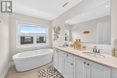 919 Isaac Phillips Way, Newmarket, ON - Indoor Photo Showing Bathroom