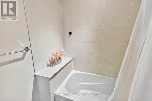 919 Isaac Phillips Way, Newmarket, ON - Indoor Photo Showing Bathroom