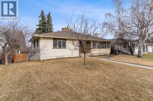 1738 Suffolk Street Sw, Calgary, AB - Outdoor