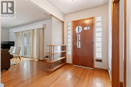 1738 Suffolk Street Sw, Calgary, AB - Indoor Photo Showing Other Room