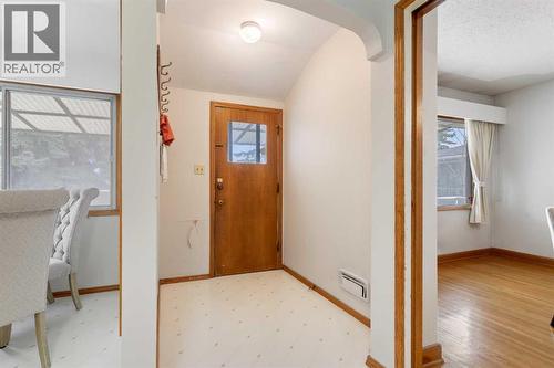 1738 Suffolk Street Sw, Calgary, AB - Indoor Photo Showing Other Room