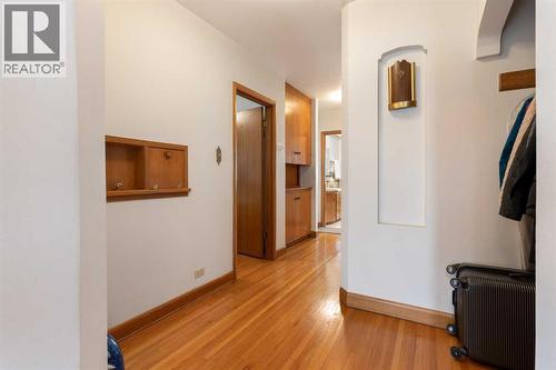 1738 Suffolk Street Sw, Calgary, AB - Indoor Photo Showing Other Room