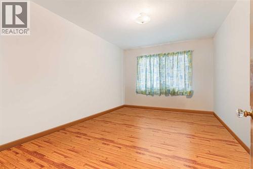 1738 Suffolk Street Sw, Calgary, AB - Indoor Photo Showing Other Room