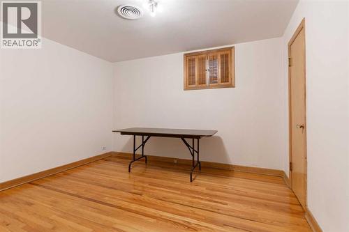 1738 Suffolk Street Sw, Calgary, AB - Indoor Photo Showing Other Room