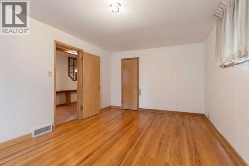 1738 Suffolk Street Sw, Calgary, AB - Indoor Photo Showing Other Room
