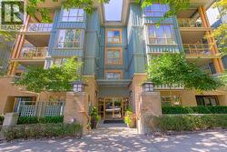 402 285 NEWPORT DRIVE  Port Moody, BC V3H 5J6