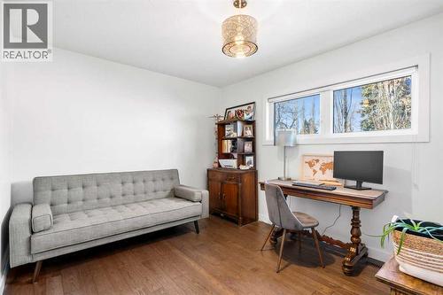 3332 Caribou Drive Nw, Calgary, AB - Indoor