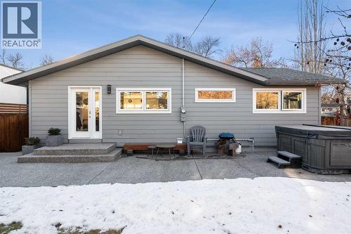 3332 Caribou Drive Nw, Calgary, AB - Outdoor