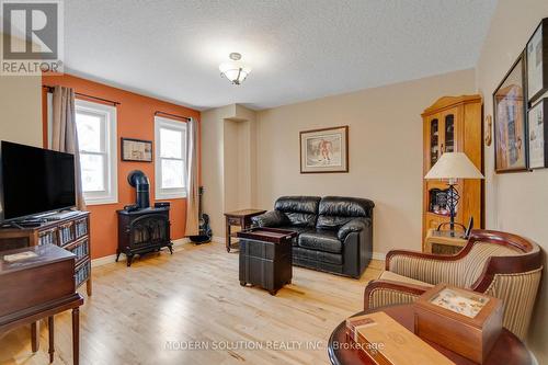 187 Milne Place, Guelph/Eramosa, ON - Indoor Photo Showing Living Room