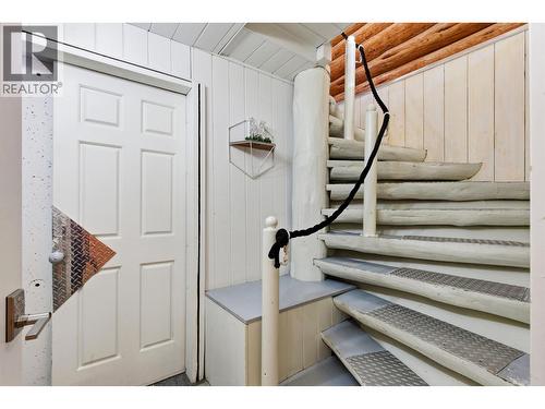 2549 Rose Drive, 150 Mile House, BC - Indoor Photo Showing Other Room