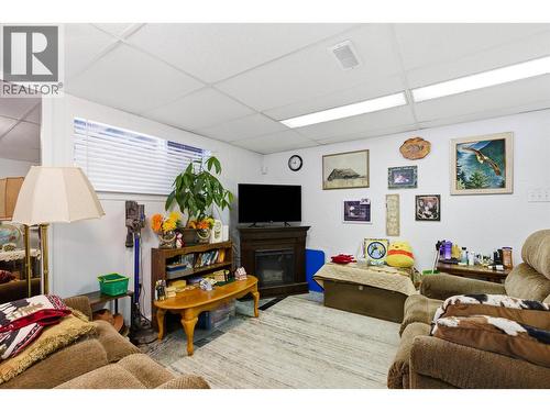 2549 Rose Drive, 150 Mile House, BC - Indoor