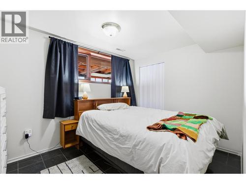 2549 Rose Drive, 150 Mile House, BC - Indoor Photo Showing Bedroom