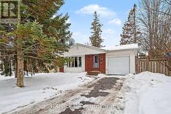 15 WEDGEWOOD CRESCENT  Ottawa, ON K1B 4B5