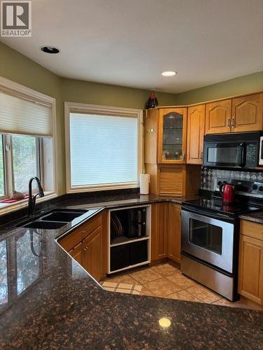 4074 Gellatly Road Unit# 134, West Kelowna, BC - Indoor Photo Showing Kitchen With Double Sink