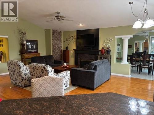 4074 Gellatly Road Unit# 134, West Kelowna, BC - Indoor Photo Showing Living Room With Fireplace