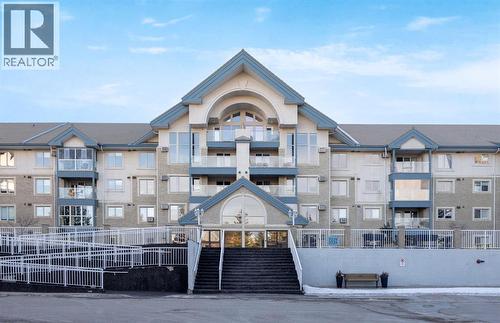 311, 7239 Sierra Morena Boulevard SW  Calgary, AB T3H 3L7