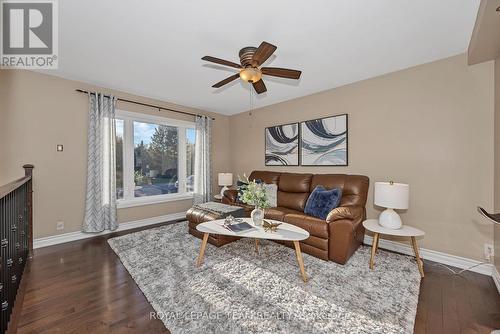 1115 Des Cerisiers Street, Clarence-Rockland, ON - Indoor Photo Showing Living Room