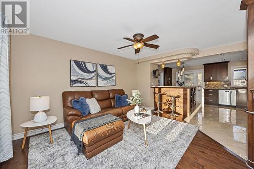 1115 Des Cerisiers Street, Clarence-Rockland, ON - Indoor Photo Showing Living Room