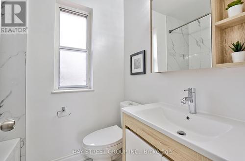 150 Vauxhall Drive, Toronto, ON - Indoor Photo Showing Bathroom