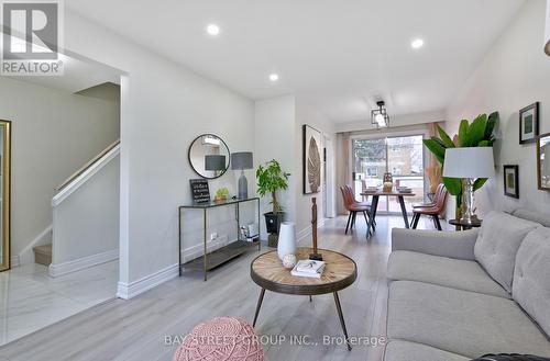 150 Vauxhall Drive, Toronto, ON - Indoor Photo Showing Living Room