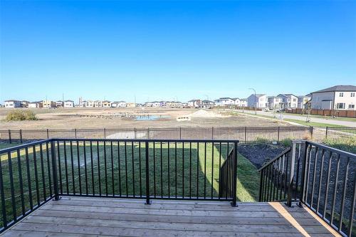 28 Stonewalk Place, Winnipeg, MB - Outdoor