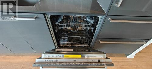 2209 - 117 Mcmahon Drive, Toronto, ON - 