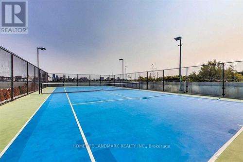 2209 - 117 Mcmahon Drive, Toronto, ON -  With In Ground Pool With Backyard