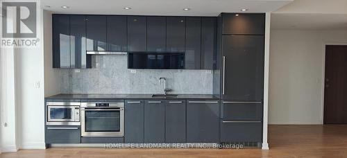 2209 - 117 Mcmahon Drive, Toronto, ON - Indoor Photo Showing Kitchen With Upgraded Kitchen