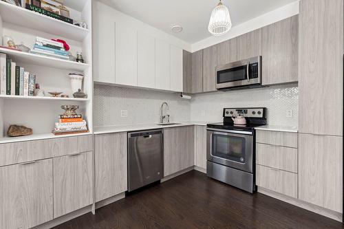 Cuisine - 308-145 Boul. Bouchard, Dorval, QC - Indoor Photo Showing Kitchen