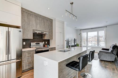Cuisine - 3995 Rue Outremont, Brossard, QC 