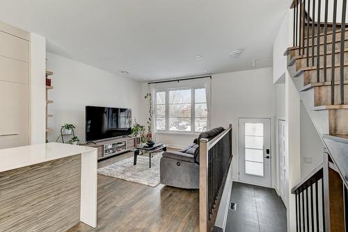 Salon - 3995 Rue Outremont, Brossard, QC 