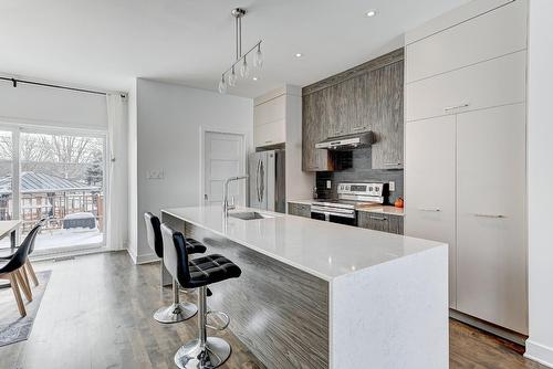 Cuisine - 3995 Rue Outremont, Brossard, QC 