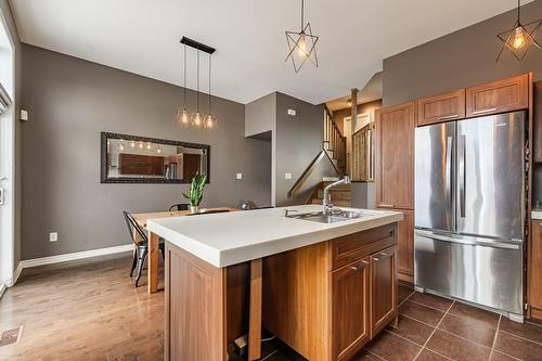 Cuisine - 8004 Rue Lemelin, Brossard, QC 