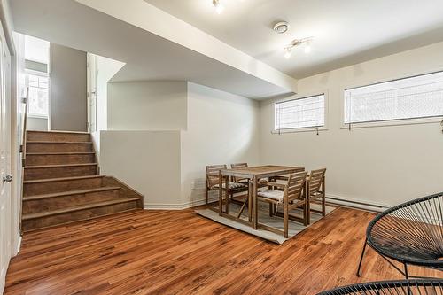 Salle familiale - 8004 Rue Lemelin, Brossard, QC 