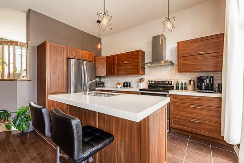 Cuisine - 8004 Rue Lemelin, Brossard, QC 